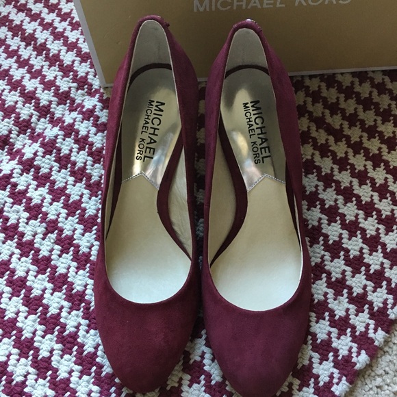 Michael Kors Burgundy Flex Pumps - Picture 6 of 8